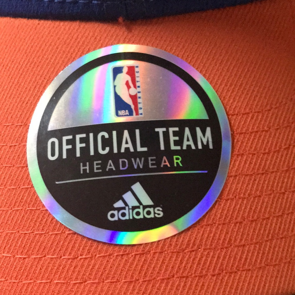 ONE LEFT!  Knicks 🏀 - Picture 4 of 5